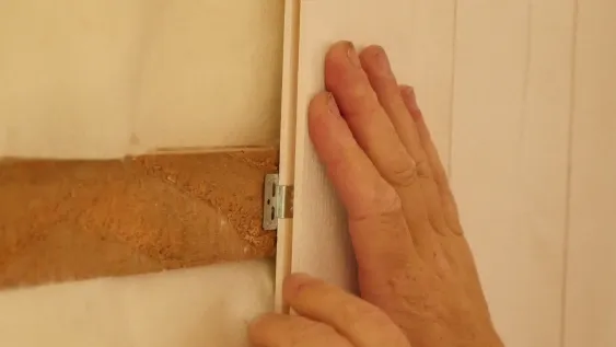 Etape 3 : insertion des crochets pour lambris