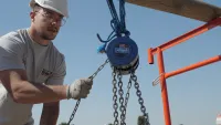 Vignette de l'article : L'utilisation du palan pour l'installation des longrines