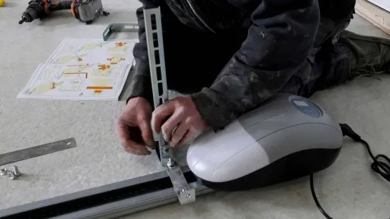 Mise en place des supports du rail