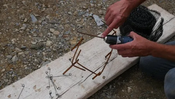 Visseuse avec une mèche en forme de crochet