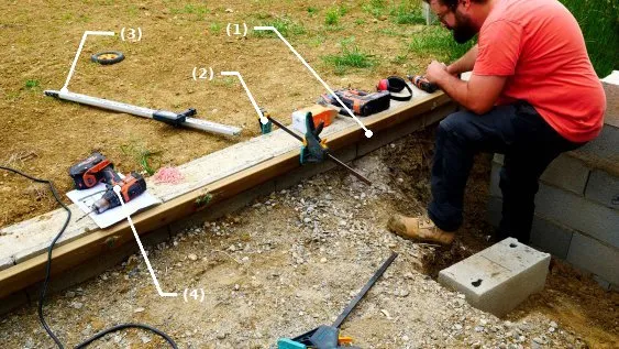 Détails de fixation des lambourdes périphériques
