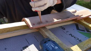 Protection des vis et renforcement de l’étanchéité