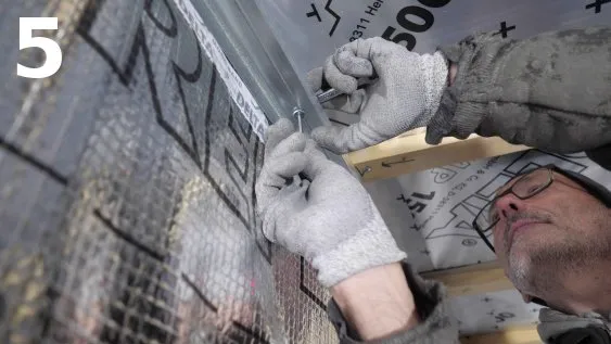 Fixation des rails supérieurs