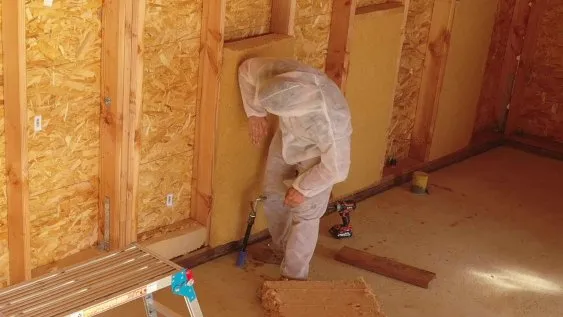 Mise en place des panneaux d’isolant