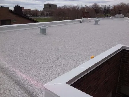 Toiture-terrasse inaccessible avec une protection par gravillons