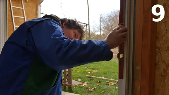 Vérification de l’aplomb et du niveau du cadre