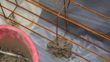 Calage par scellement avec du mortier