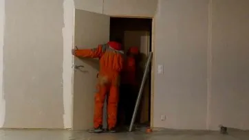 Démontage des volets des portes intérieures