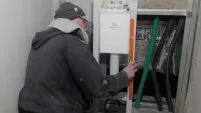 Mise en place du châssis métallique