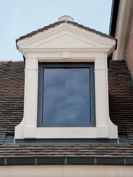 Lucarne fronton triangulaire