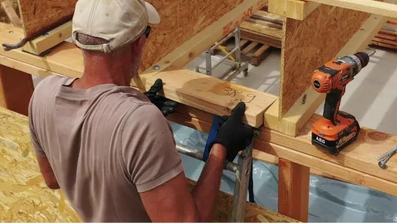 Pose des poutres intermédiaires