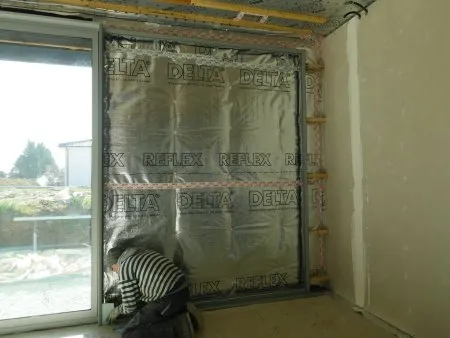 Installation d'un mur pour une baie à galandage