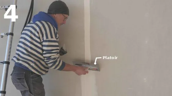 Application d’enduit de rebouchage