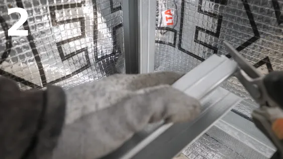 Découpage de l’angle du montant