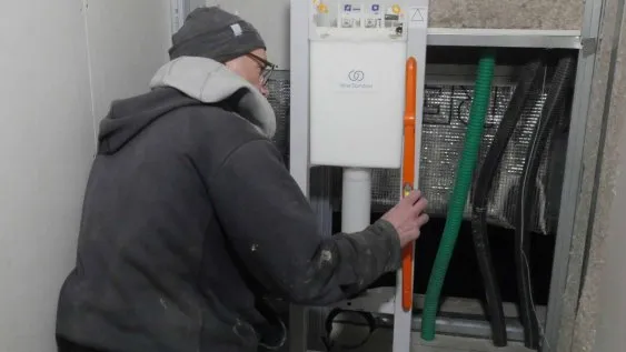 Mise en place du châssis métallique