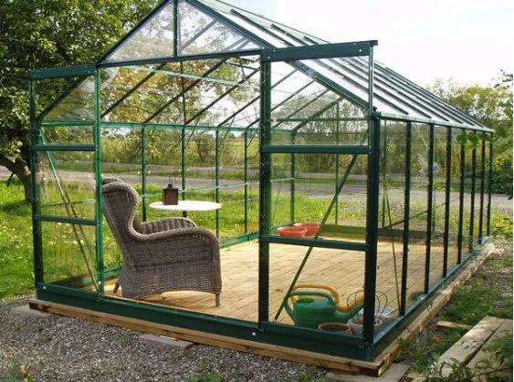 Abris de jardin en verre et en aluminium