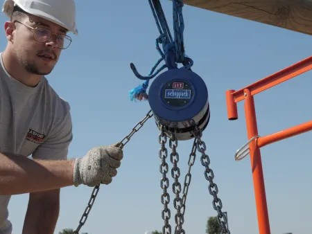 L'utilisation du palan pour l'installation des longrines