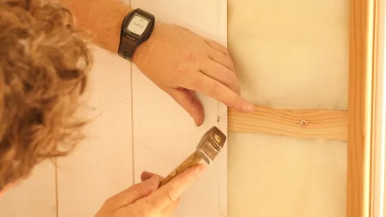 Pose des lambris suivants