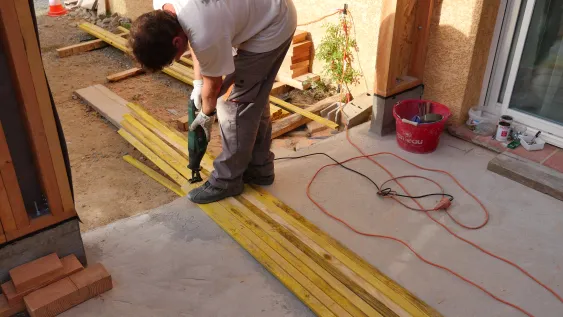 Coupe des contre-lattes