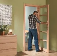 Vignette de l'article : Fabriquer une porte en bois massif
