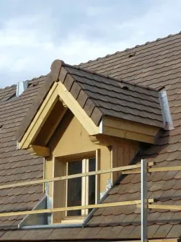 Lucarne jacobine (en bâtière ou à chevalet)