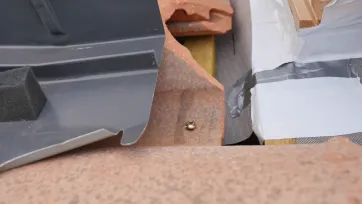 Fixation avec des vis