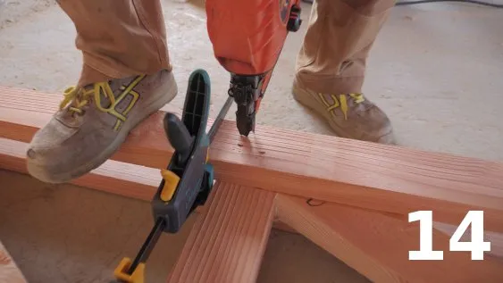 Renforcement de la fixation des membrures avec des clous