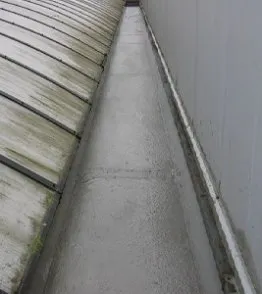 Les chéneaux contre mur