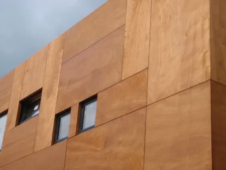 Revêtement en panneaux de bois