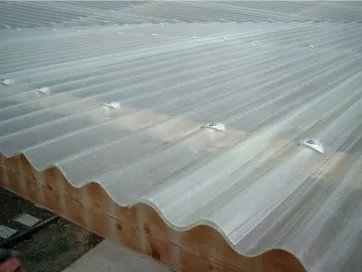 Fixation avec plaquette spéciale