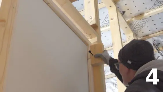 Blocage de l’huisserie sur l’autre côté