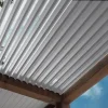 Pergola bioclimatique équipée de mécanismes SUNDIY 20 mm et lames en aluminium coloris RAL 9010 Lame aluminium blanche